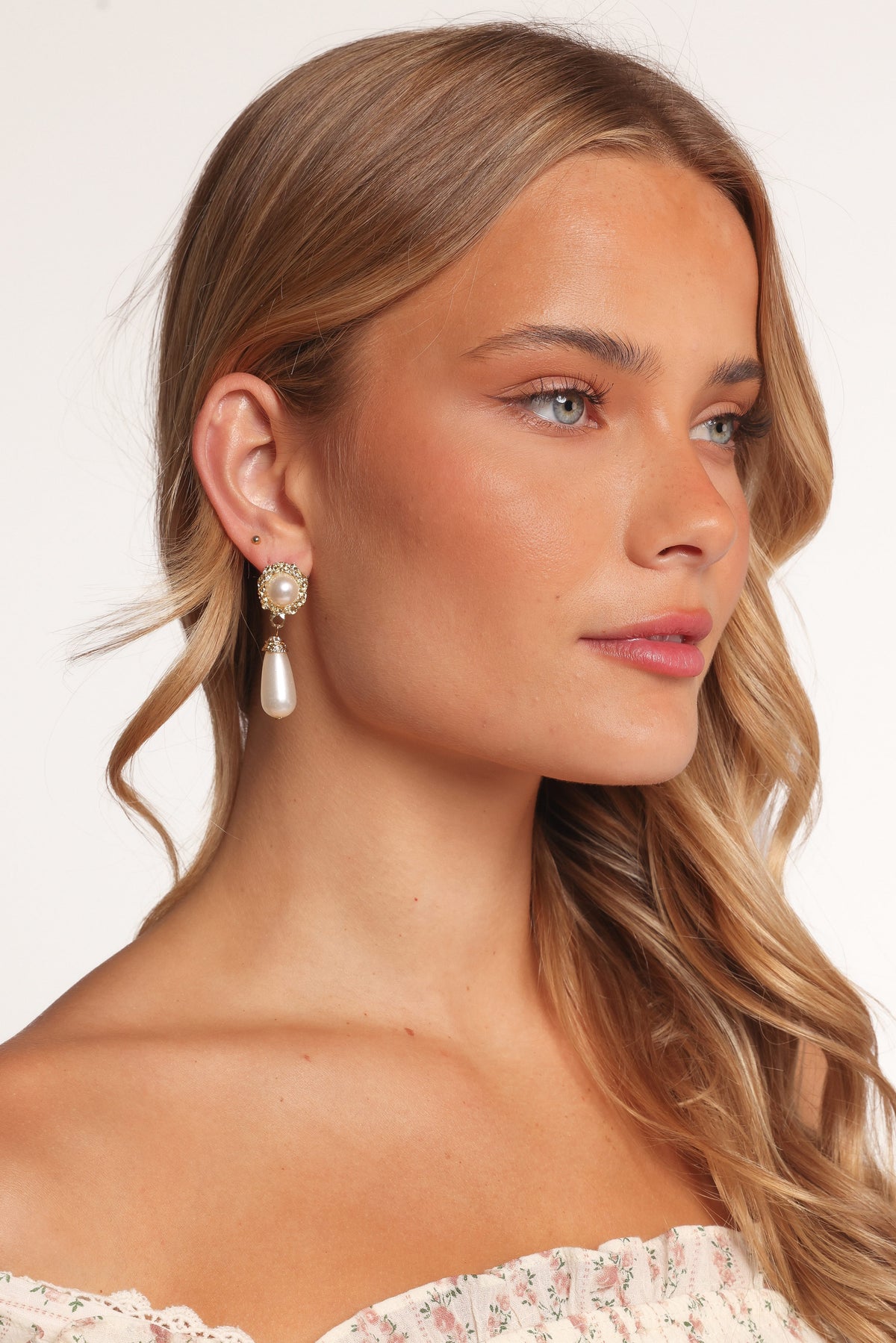 Estelle Earrings - Gold/Pearl