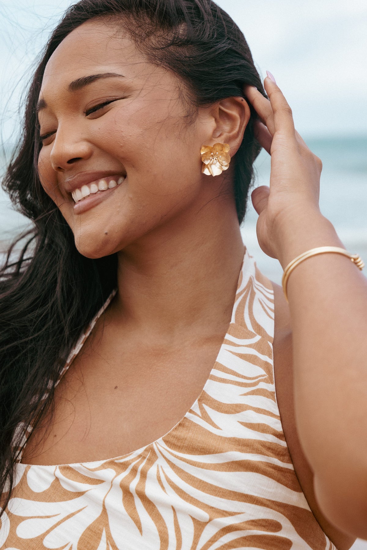 Isobel Flower Earrings - Gold