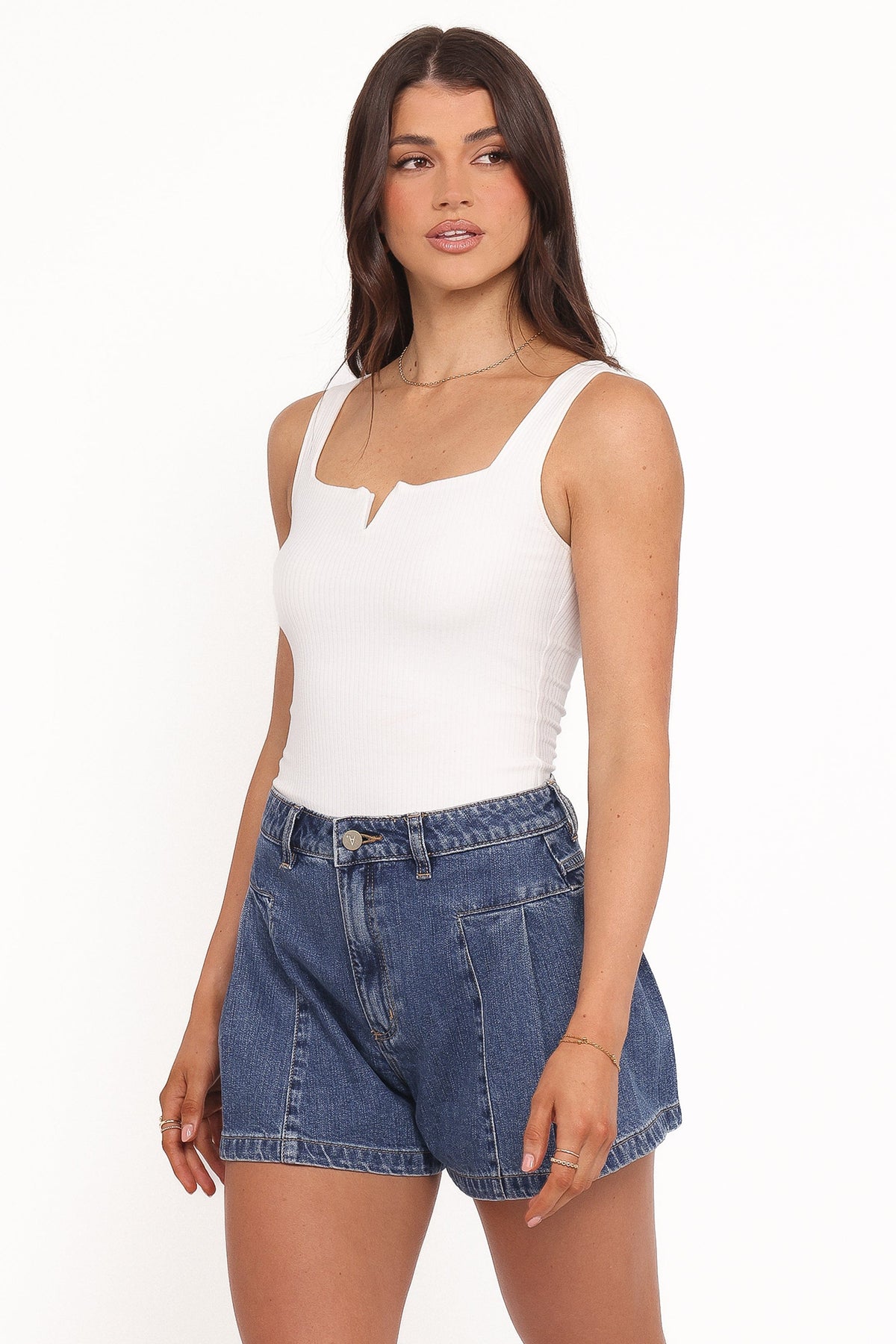 Abrand 94 Pleated Short - Bella
