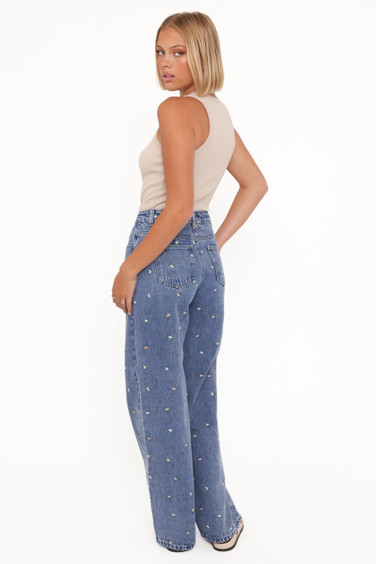 Kendall Straight Leg Jeans - Embroidery Medium Wash
